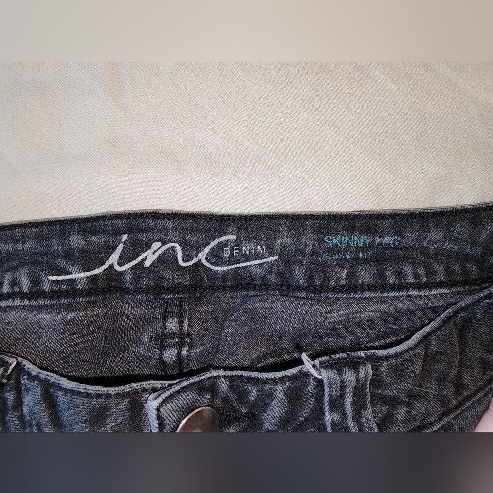 INC skinny curvy jeans, 8 - Picture 3 of 4